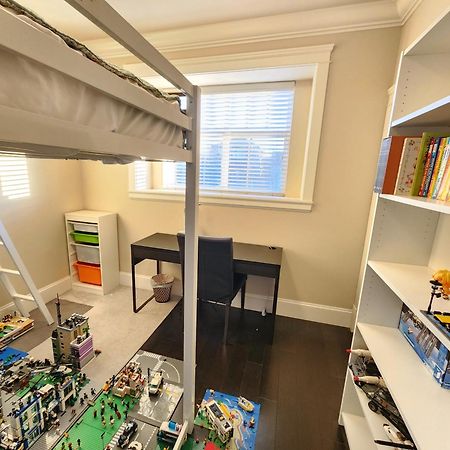 Rare Find Exquisitely New Quiet & Safe Skytrain Home Vancouver Exterior foto
